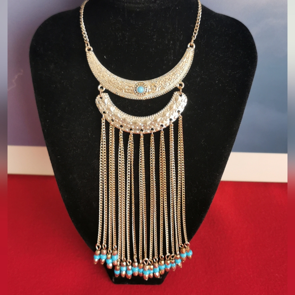 #20~Silver beaded necklace